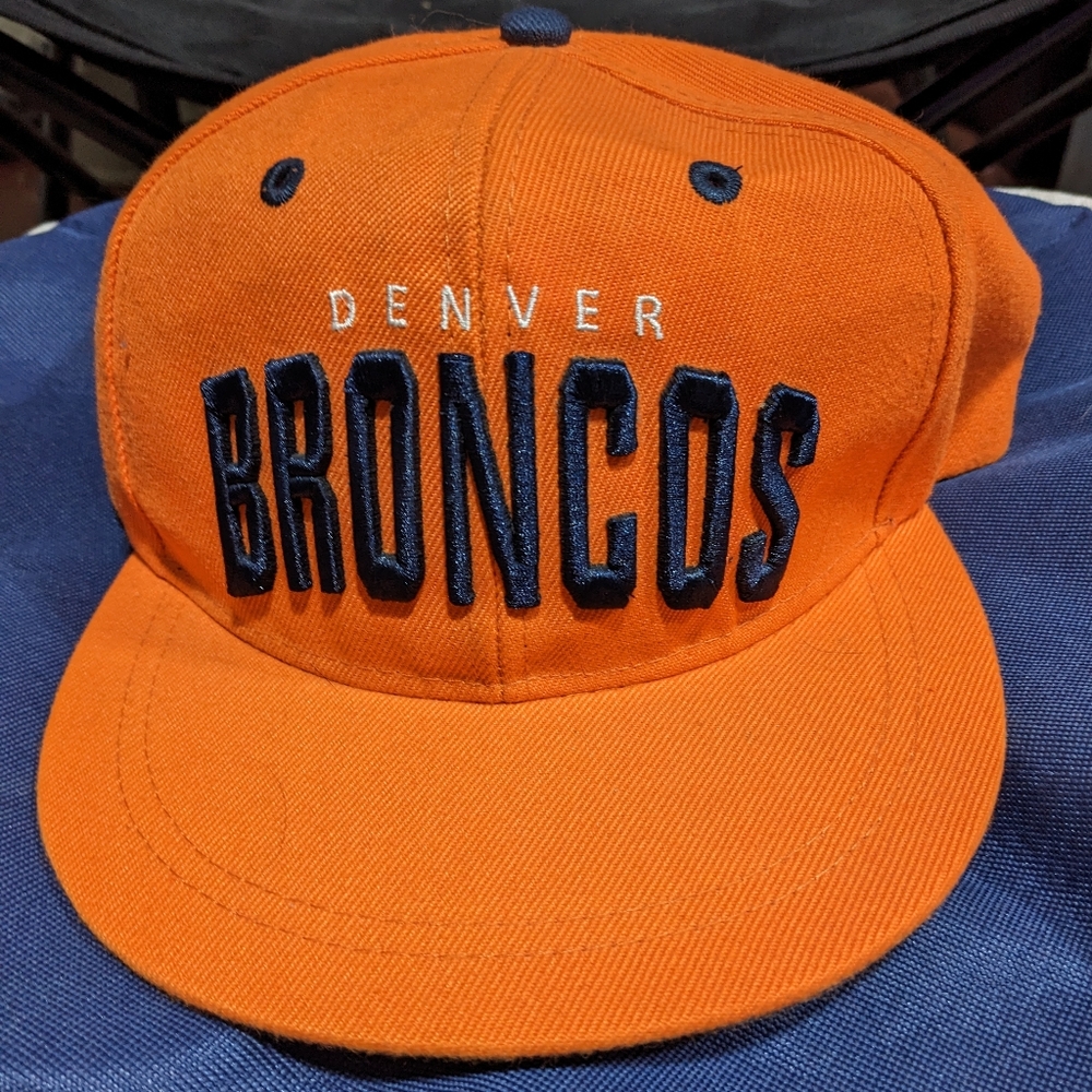 Denver Broncos NFL Budweiser Snapback Hat Like New